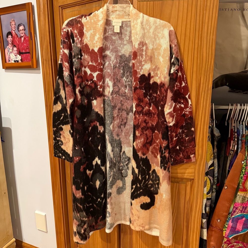 Chicos Abstract Floral Cardigan Sweater Size 1 Long Lightweight Knit